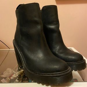 VINTAGE DR. MARTENS -MAGDALENA 🖤